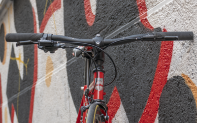 Comment trouver le guidon de vélo idéal : types, dimensions et matériaux