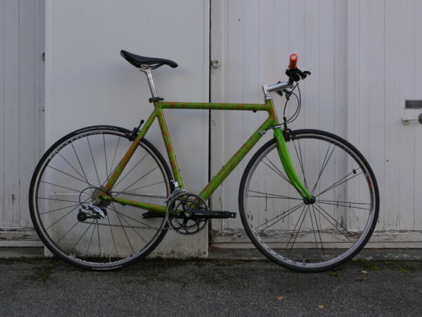 vélo de ville vert orange